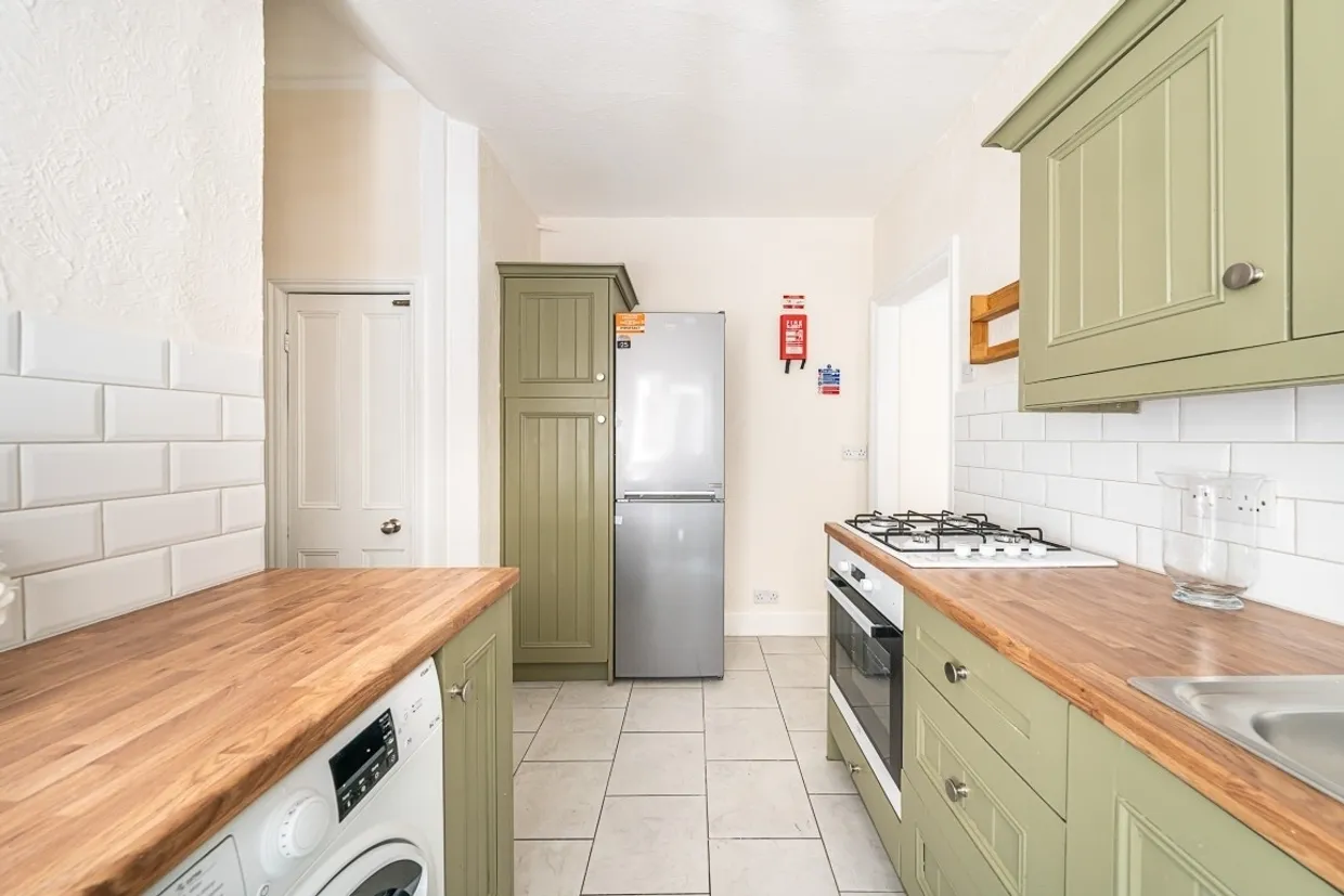 Bickersteth Road London SW17 photo 6