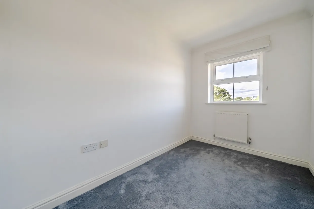 Malthouse Drive London W4 photo 16