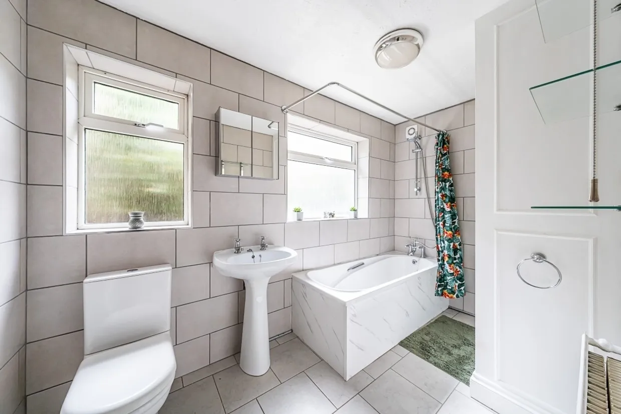 Bickersteth Road London SW17 photo 11