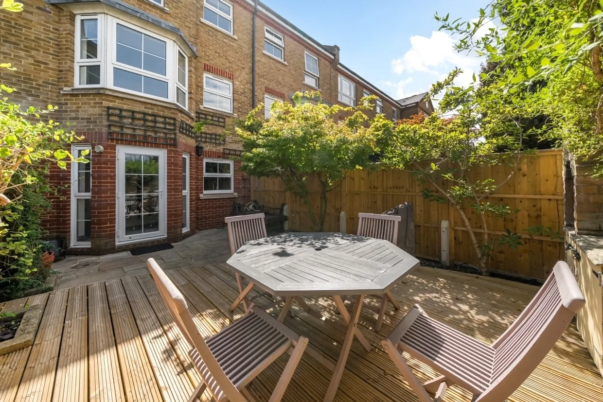 Malthouse Drive London W4 photo 20