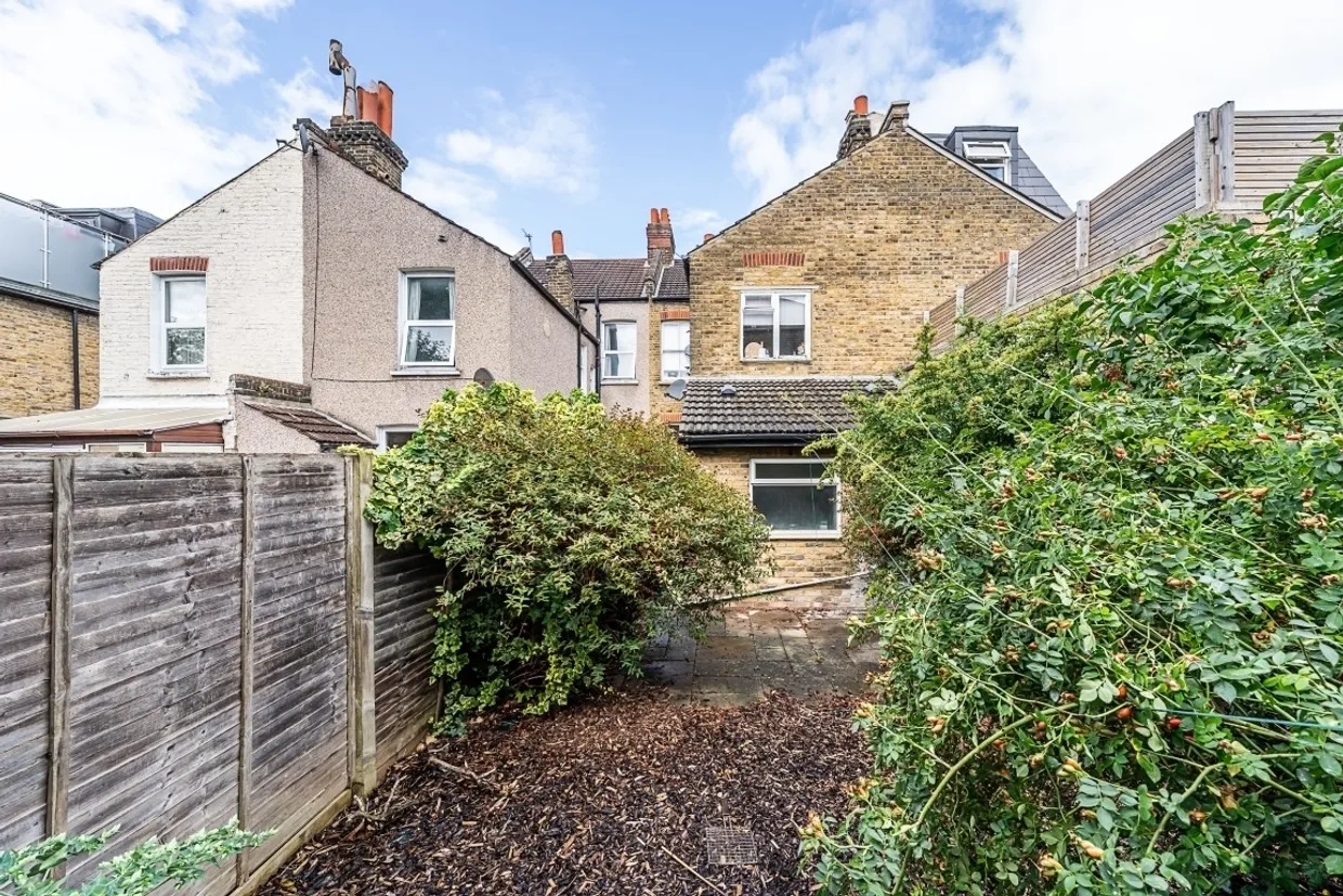 Bickersteth Road London SW17 photo 13