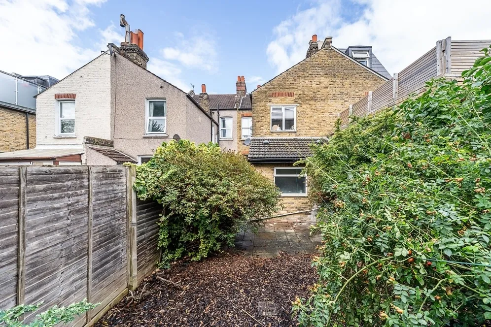 Bickersteth Road London SW17 photo 13