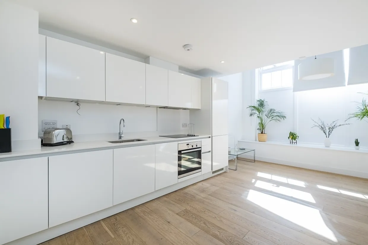 Clyde Square, E14 photo 9