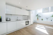 Clyde Square, E14 photo 9