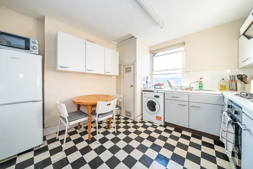 13 Claylands Place London SW8 photo 4