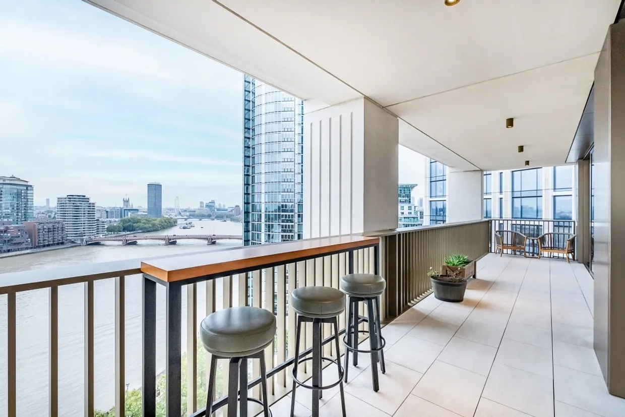 Oak Lane Nine Elms SW8 photo 1
