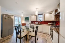 Alexandra Park Road London N10 photo 15