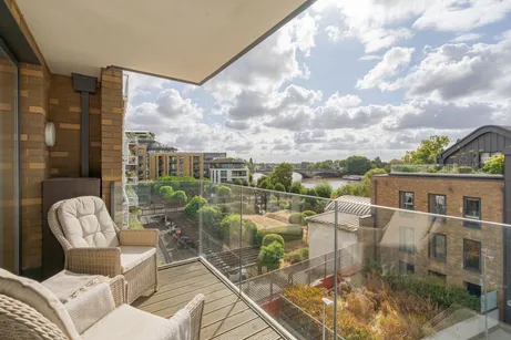 Kew Bridge Road, Brentford, TW8