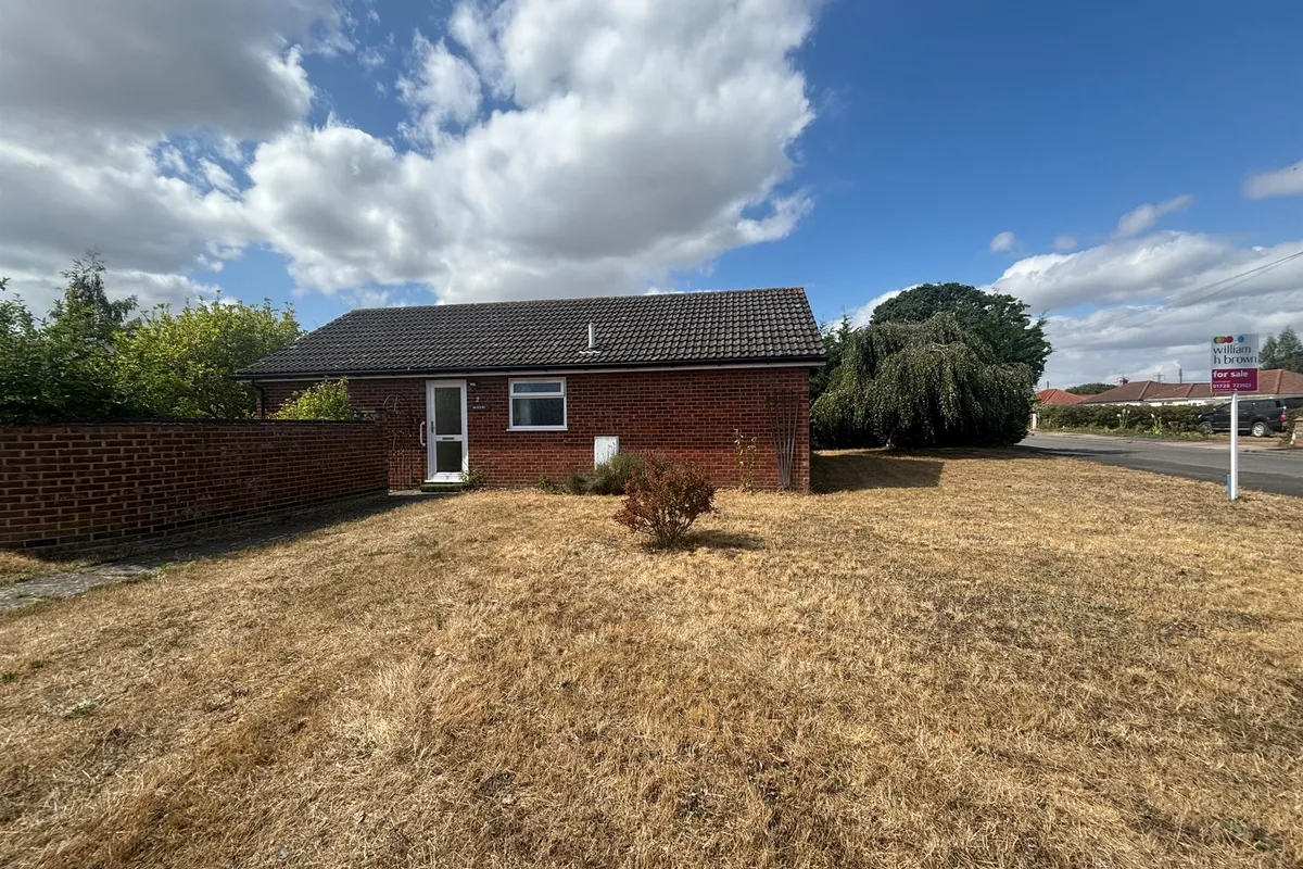 Hawthorn Close, Knodishall, SAXMUNDHAM