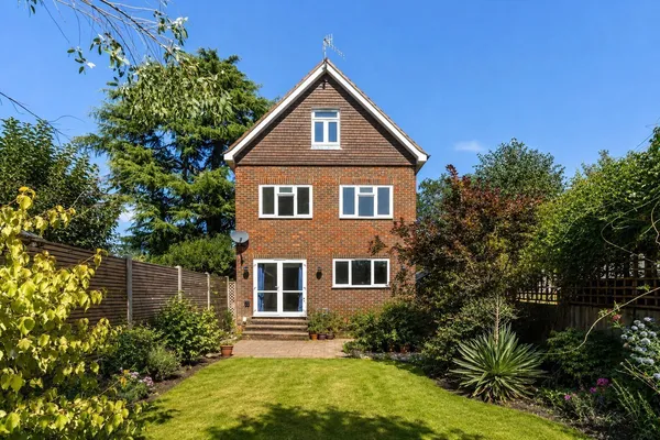 Evesham Road North, Reigate, RH2 photo 17