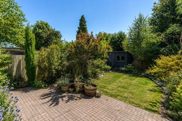 Evesham Road North, Reigate, RH2 photo 18