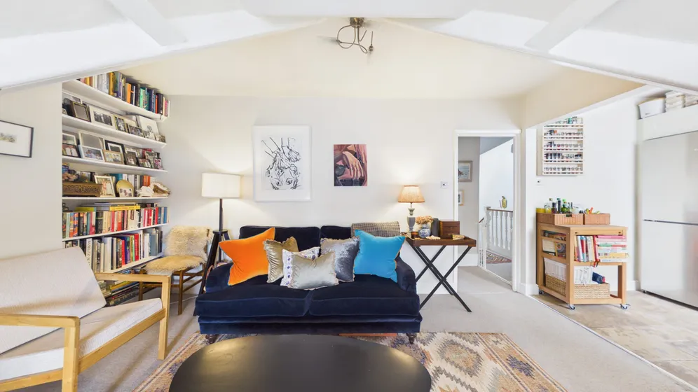 Onslow Gardens, London, N10 photo 2