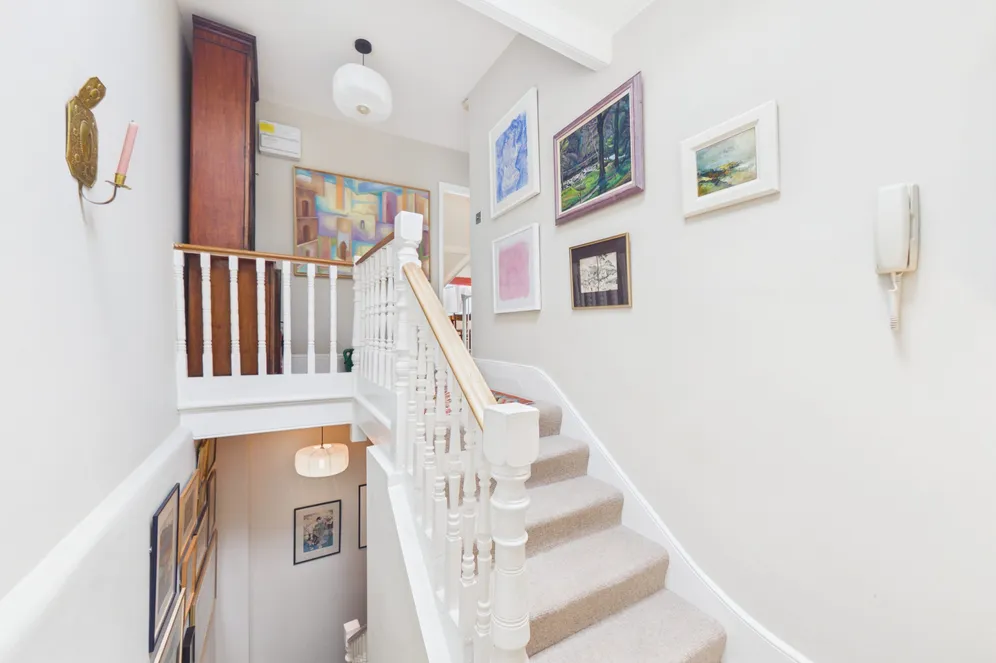 Onslow Gardens, London, N10 photo 10