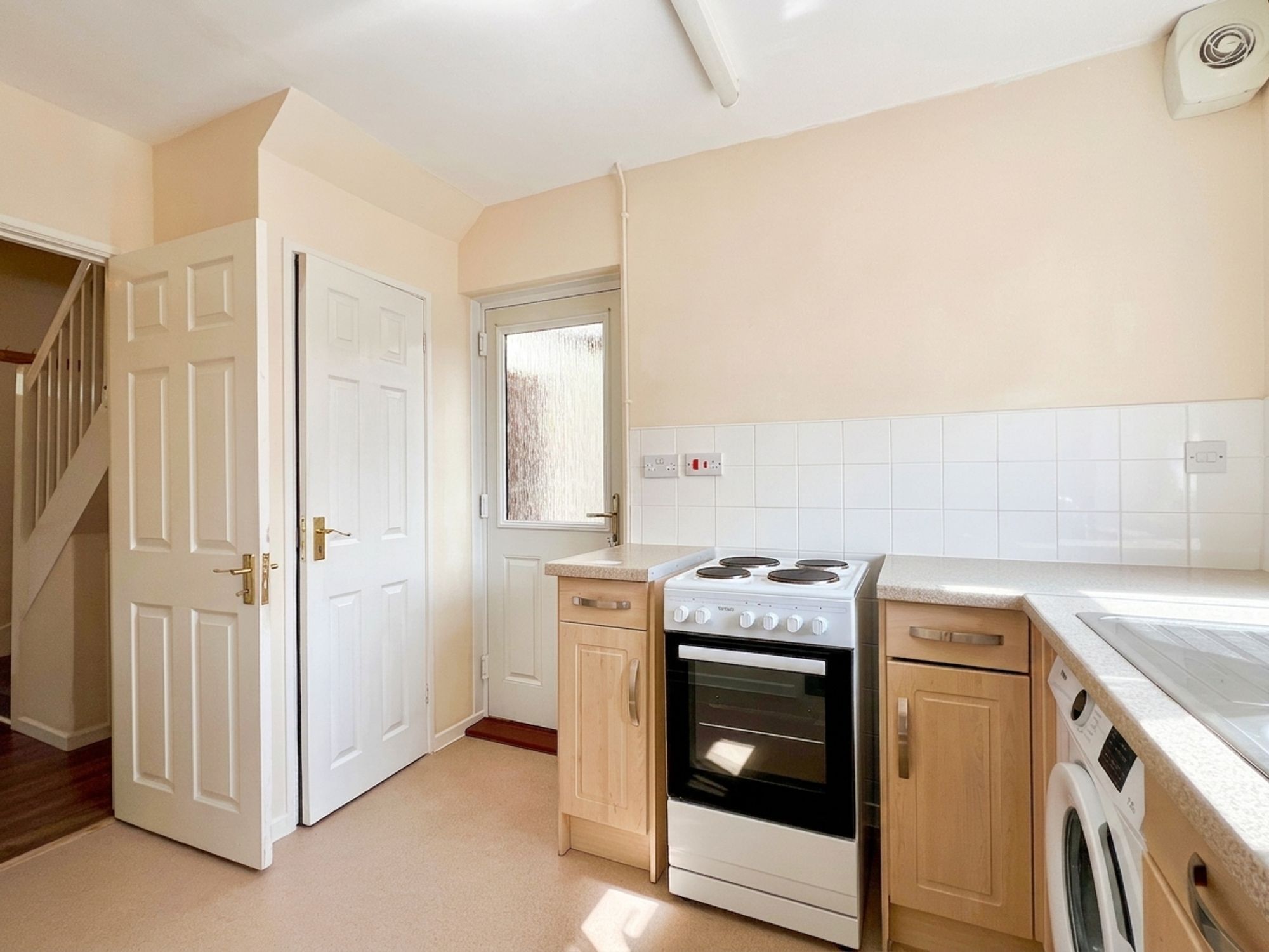 Buckland Road, Taunton - NO onward chain! Image 18