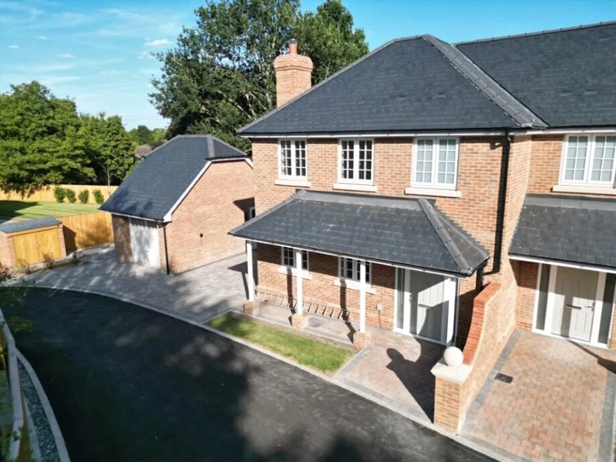 Cherry Tree Drive, Cliddesden, RG25