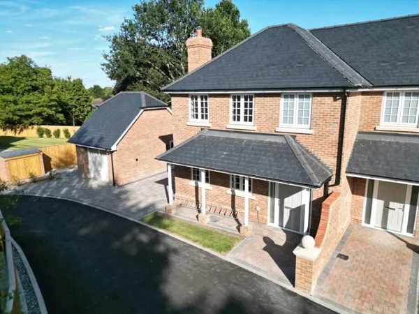 Cherry Tree Drive, Cliddesden, RG25
