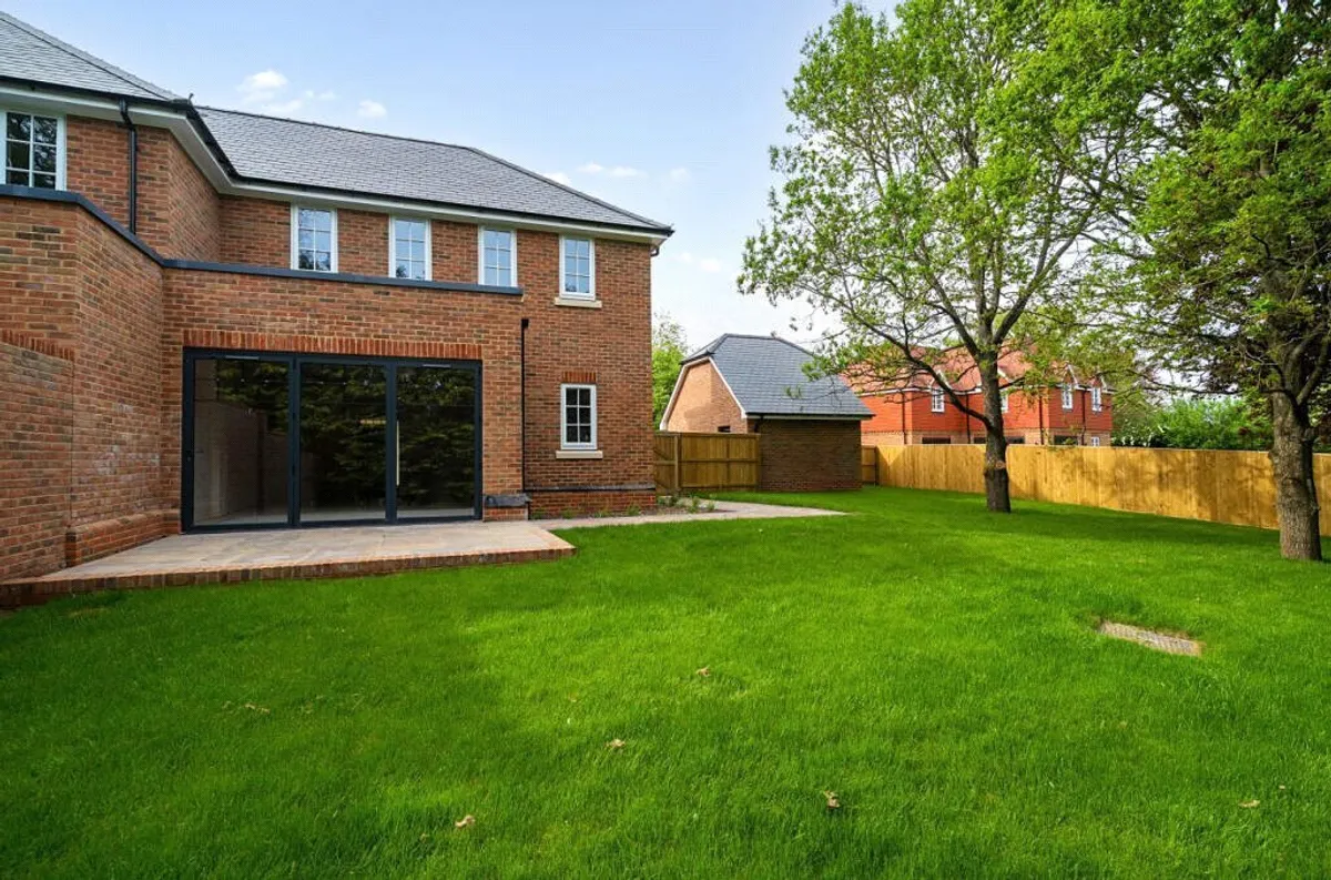 Cherry Tree Drive, Cliddesden, RG25