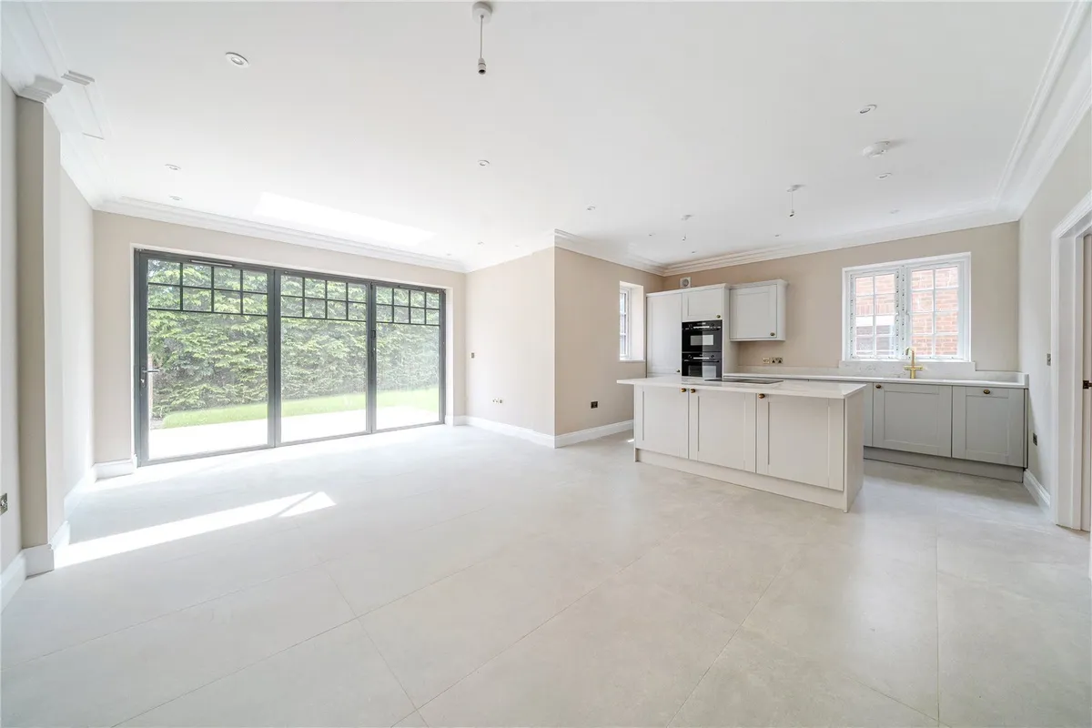 Cherry Tree Drive, Cliddesden, RG25