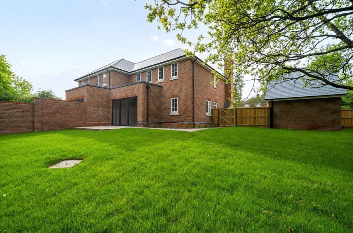 Cherry Tree Drive, Cliddesden, RG25