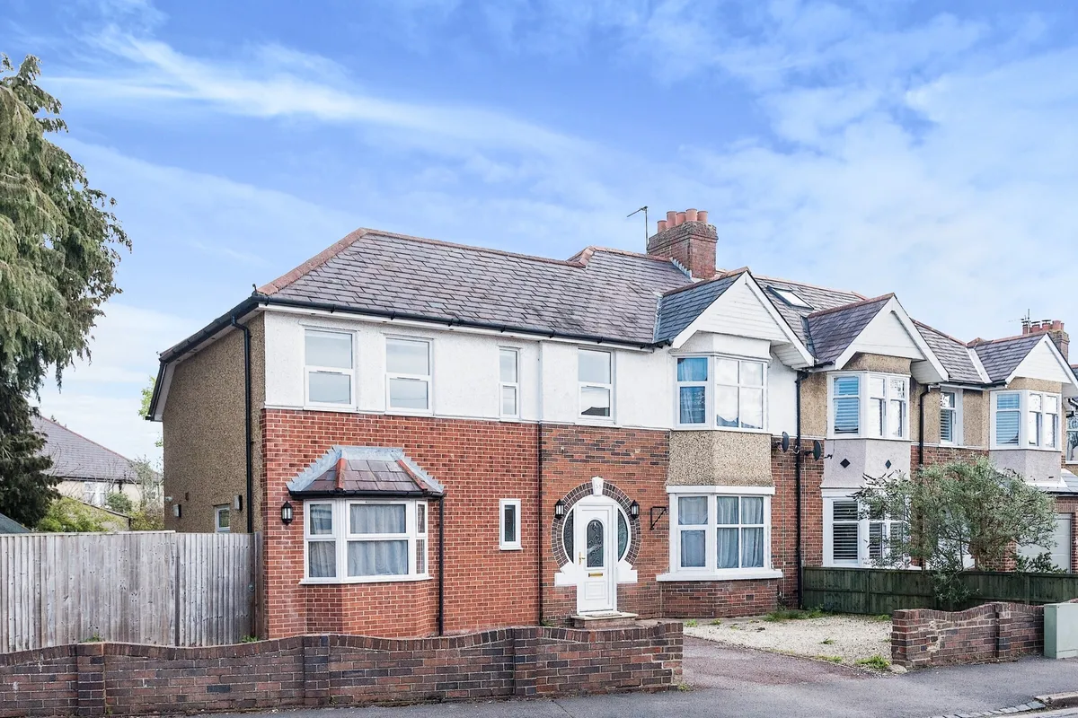 Westbury Crescent, OXFORD