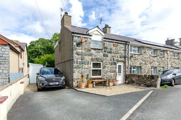 Bontnewydd, Caernarfon, Gwynedd, LL54