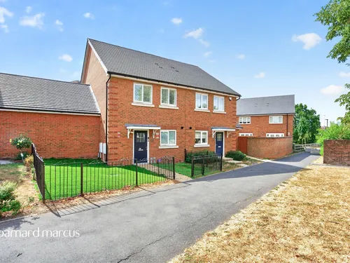 Scotts Farm Road, Epsomphoto