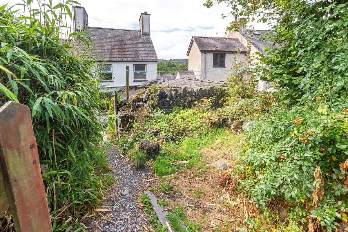 Tabernacle Terrace, Bethesda, Bangor, Gwynedd, LL57