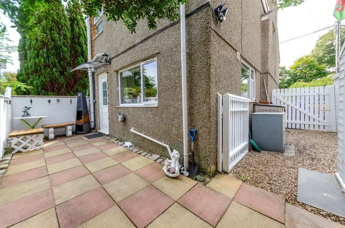 Bontnewydd, Caernarfon, Gwynedd, LL54