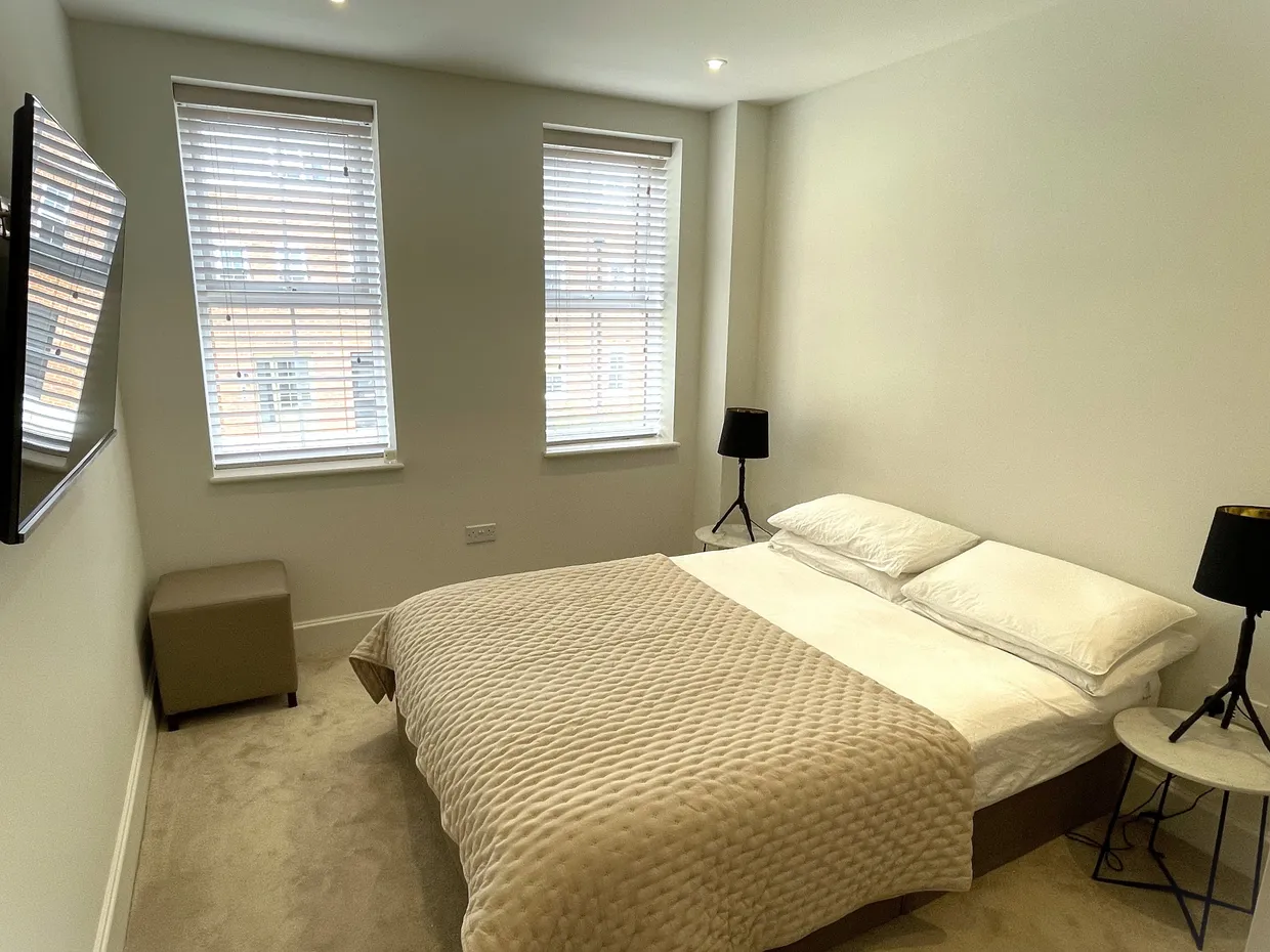 Jubilee Gardens, Weybridge, KT13 photo 7