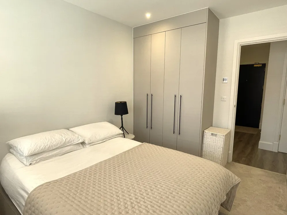 Jubilee Gardens, Weybridge, KT13 photo 9