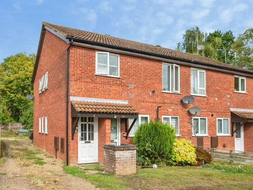 Osborne Close, North Walshamphoto