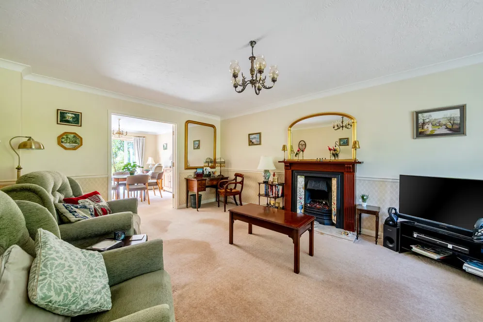 Crabtree Lane, Bordon, GU35 photo 3