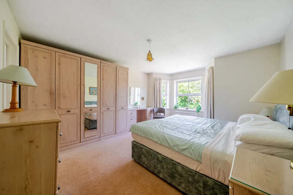 Crabtree Lane, Bordon, GU35 photo 11