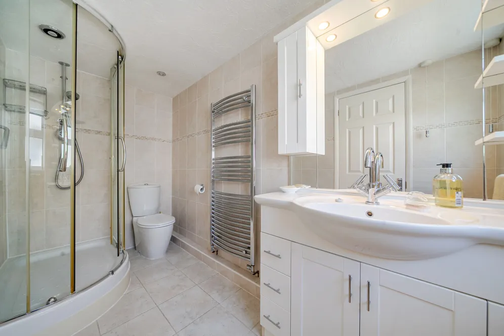 Crabtree Lane, Bordon, GU35 photo 14