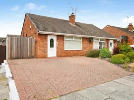 Sunningdale Drive, Bromborough, Wirral photo