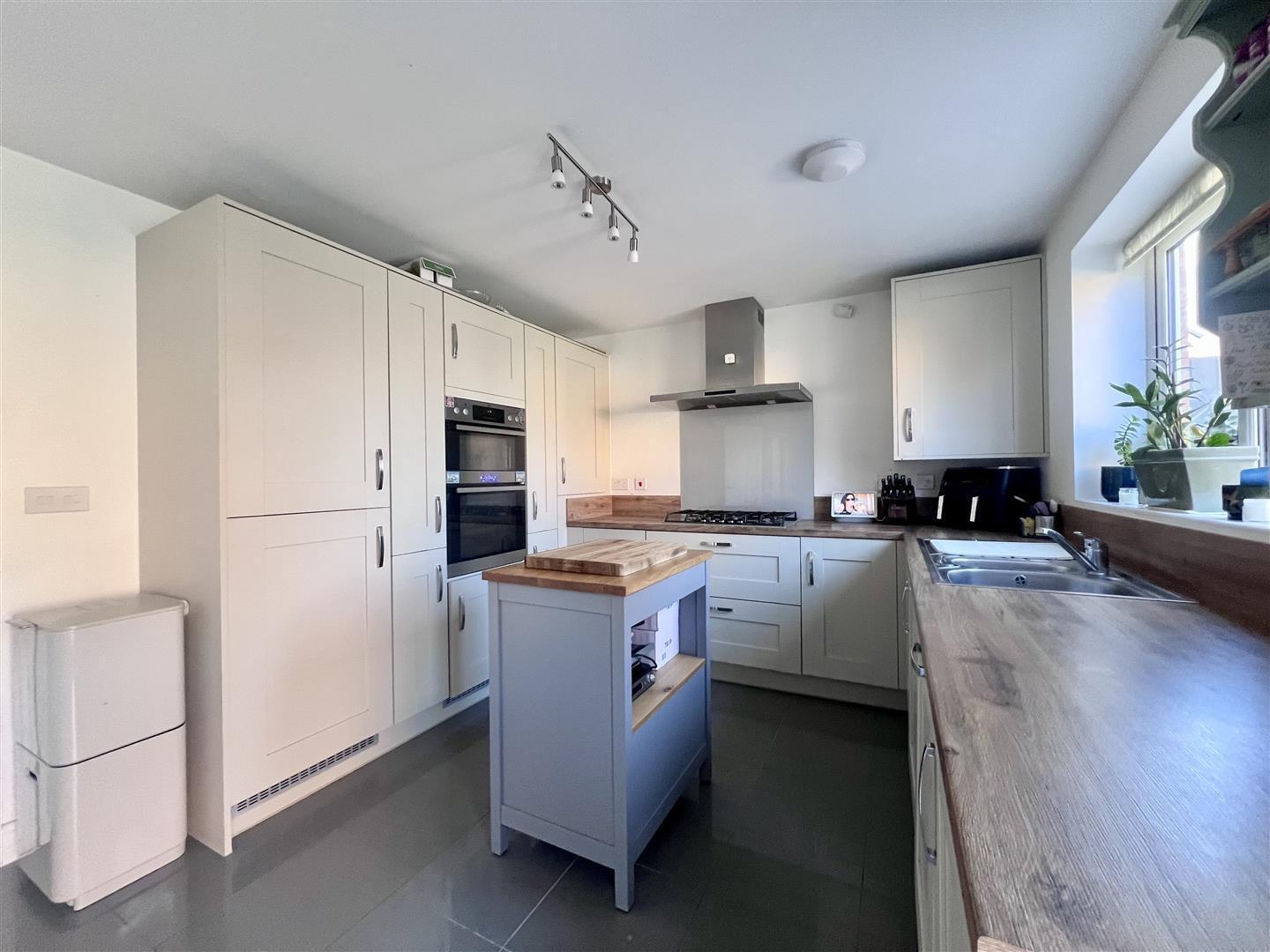Whitecastle Way, Kingsmead, Milton Keynes Image 17