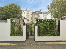 Crescent Place, Brighton thumb 3