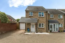 Swain Close, Axminster