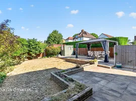 Knolls Close, Worcester Park thumb 3