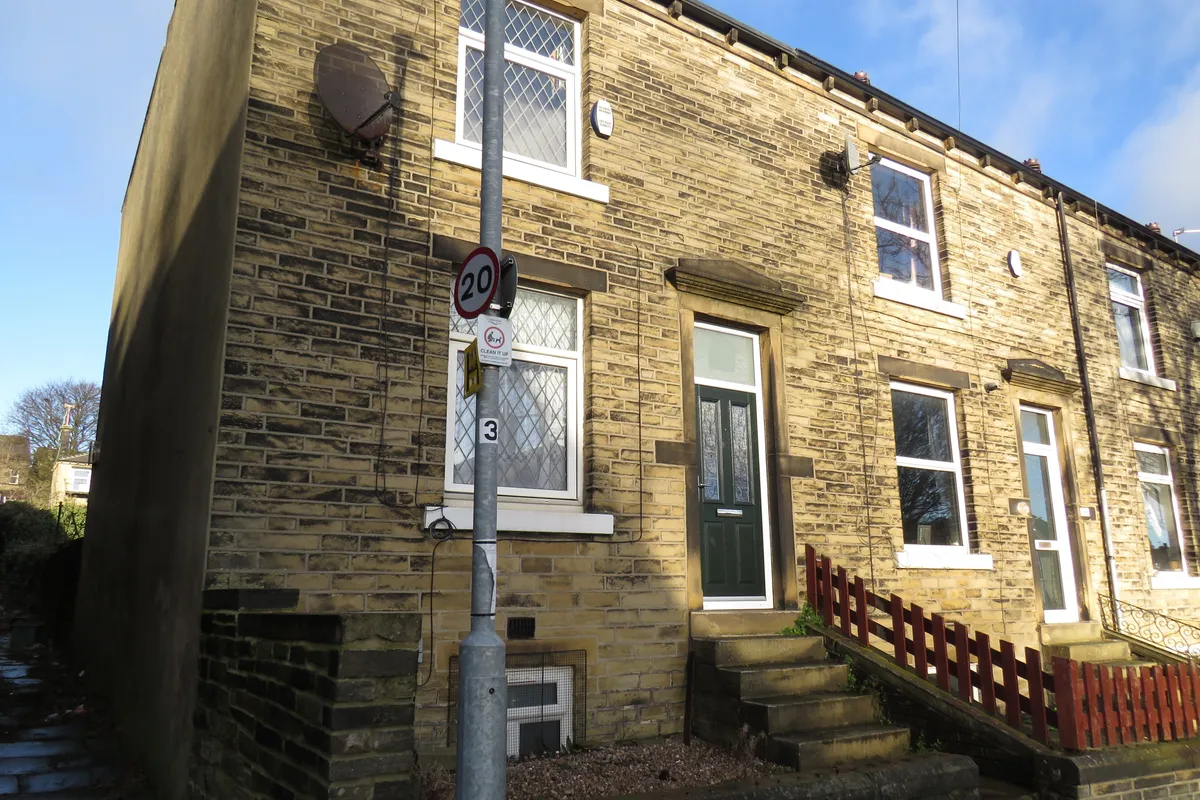 Emscote Street South, HALIFAX