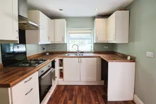 Salisbury Road, Barry