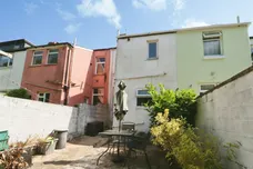 Salisbury Road, Barry