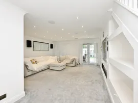 Lilliards Close, Hoddesdon thumb 3