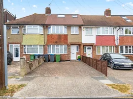 Risborough Drive, Worcester Park photo