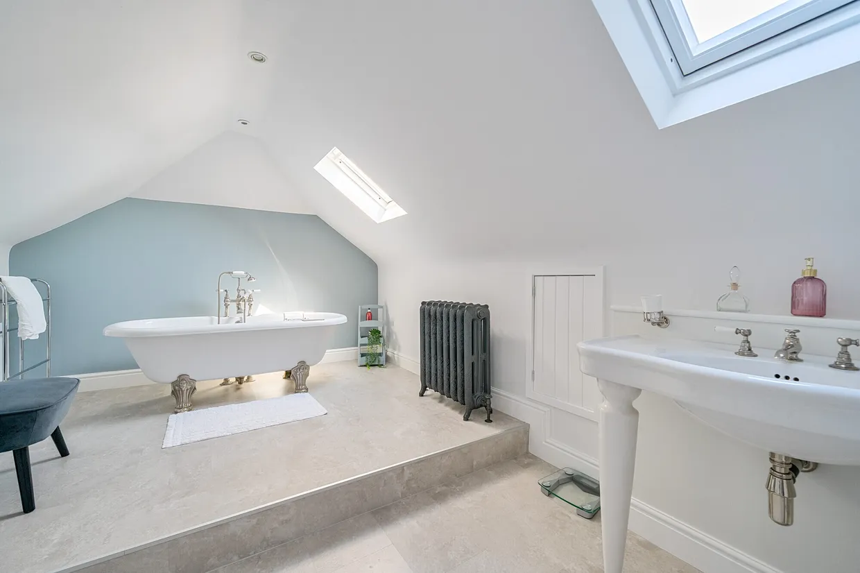 Frith End, Nr Farnham, GU35 photo 16