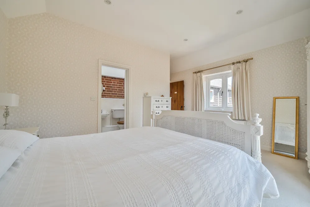 Frith End, Nr Farnham, GU35 photo 17
