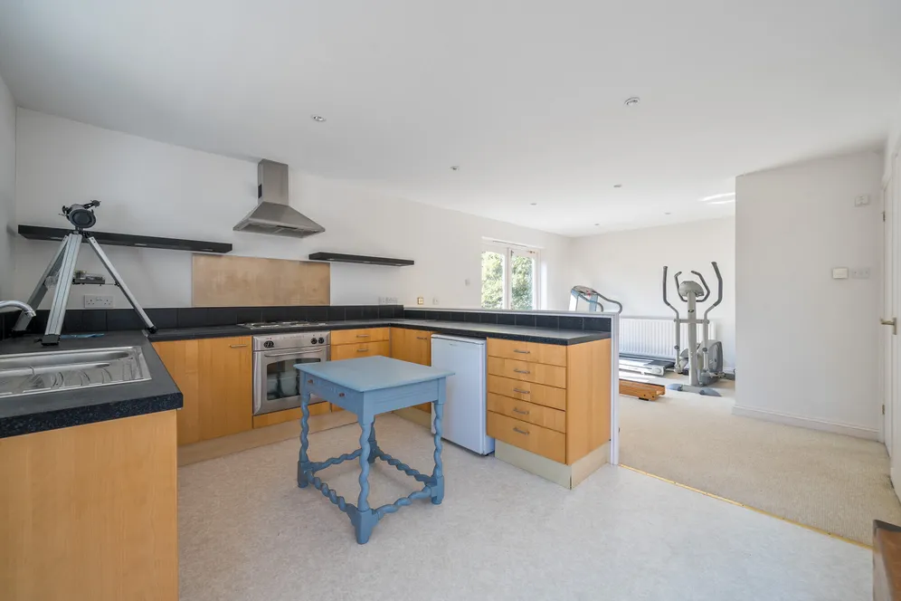 Frith End, Nr Farnham, GU35 photo 23