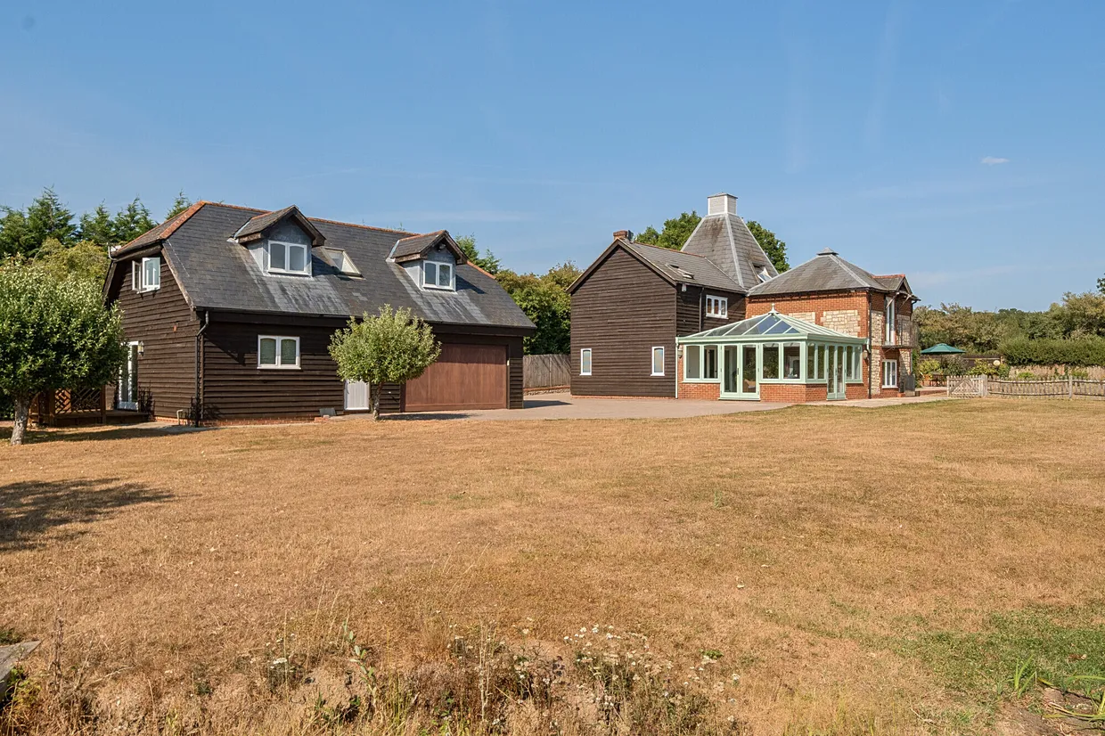 Frith End, Nr Farnham, GU35 photo 25
