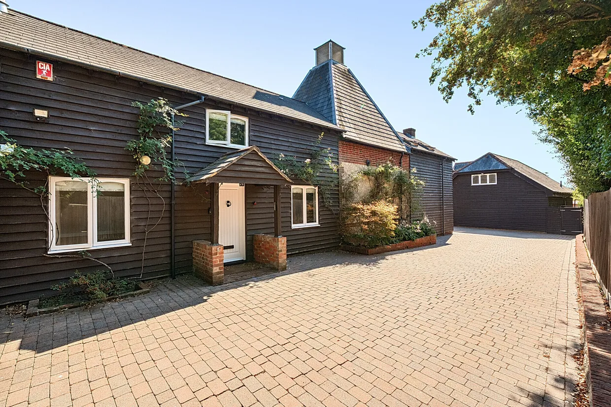 Frith End, Nr Farnham, GU35 photo 28