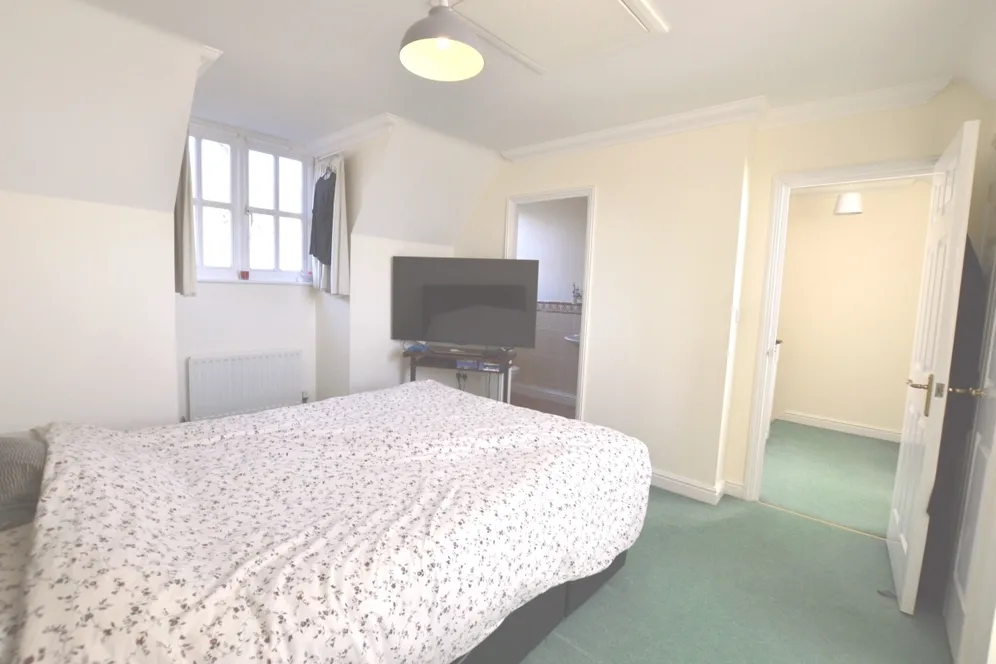 Middle Village Haywards Heath RH16 photo 7